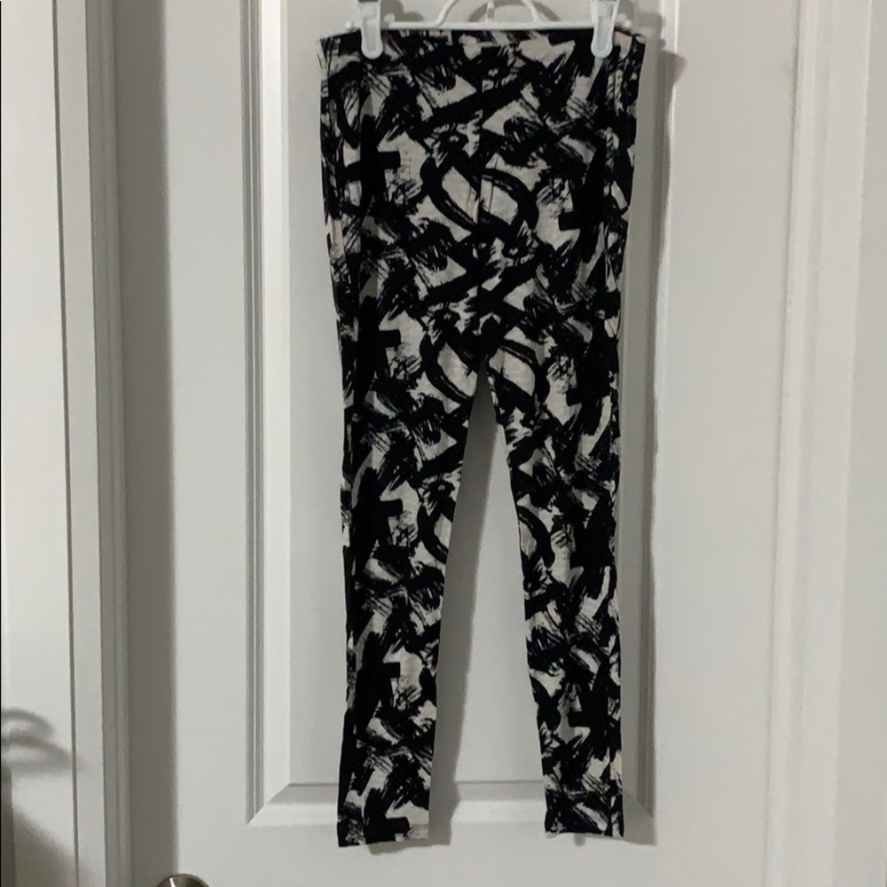 Black and white leggings